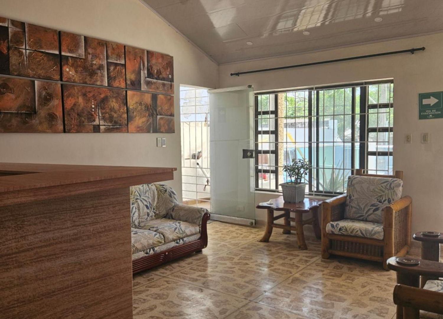 Caribbean Airport Hotel *